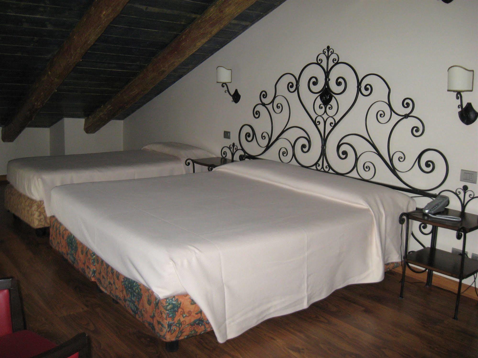 Albergo Venturelli Boario Terme Exterior foto